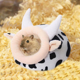 Casa Cueva de Peluche para Hámster y Roedores – Refugio Acogedor con Forma de Vaca